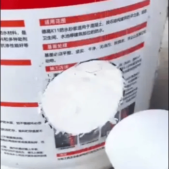 Hrănitor Automat pentru Păsări